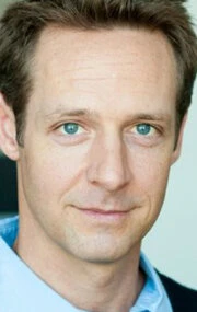 Кристофер Роб Бауэн фото