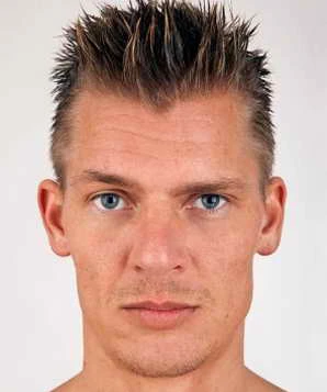 Ааран Томас фото