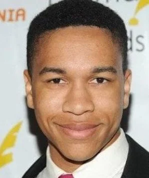 Аарон Мотен фото