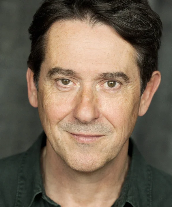 Адриан Лукис фото