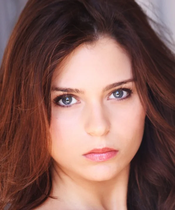 Александра Кросни фото