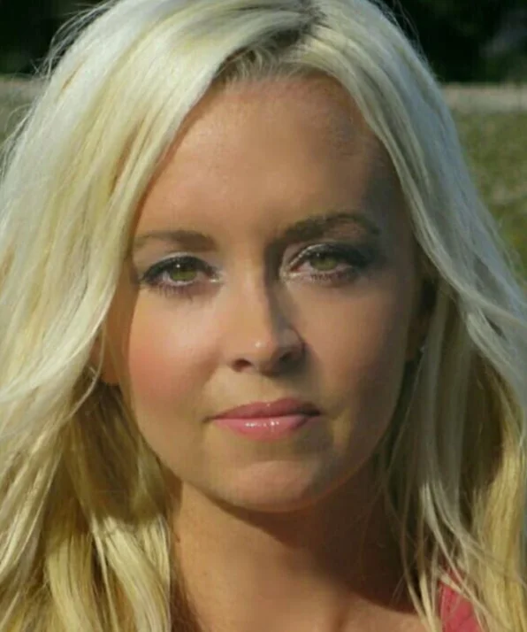 Анджела Кереч фото