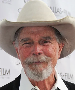 Тейлор Бак фото