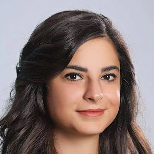 Башак Сойсал фото