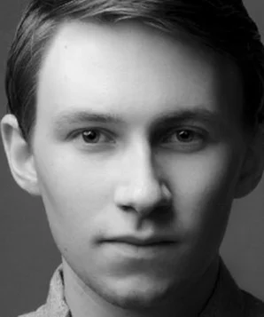 Брэдли Холл фото