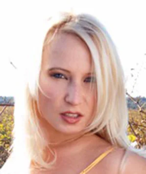 Блонд Джина фото