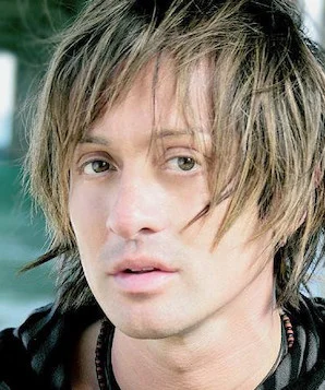 Джонни Алонсо фото