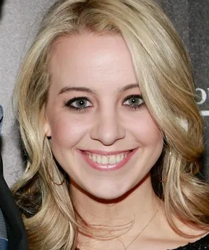 Элли Вуд фото