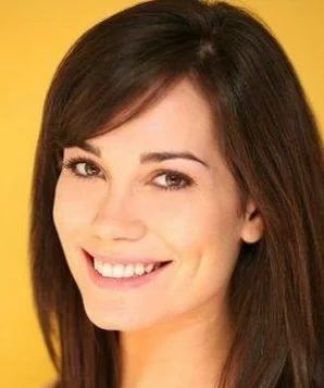 Эмии Конн фото