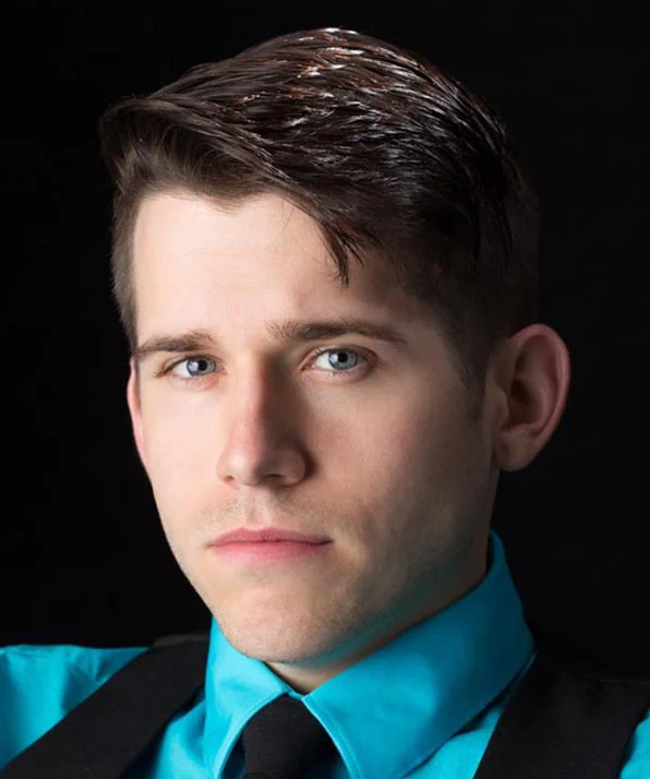 Фон Льюис фото