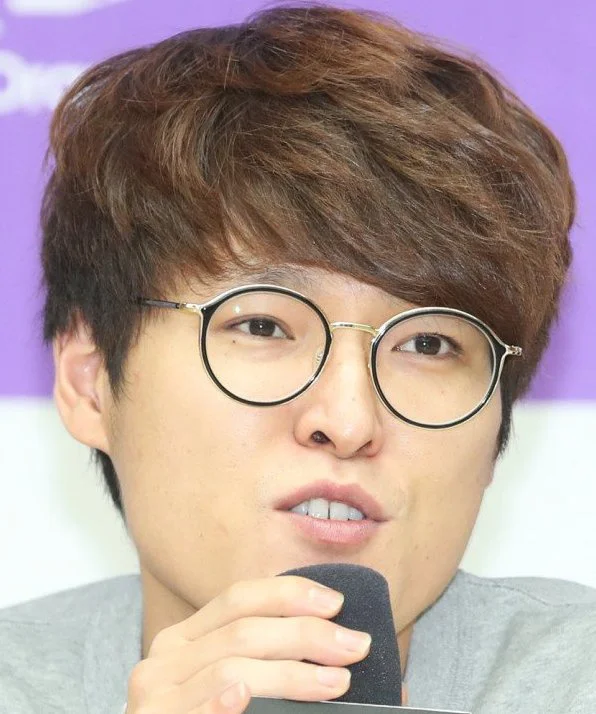 Хван Сын-ги фото