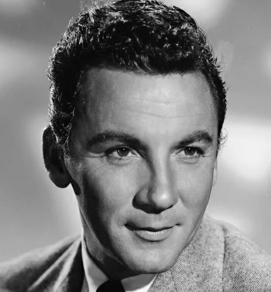 Митчелл Кэмерон фото