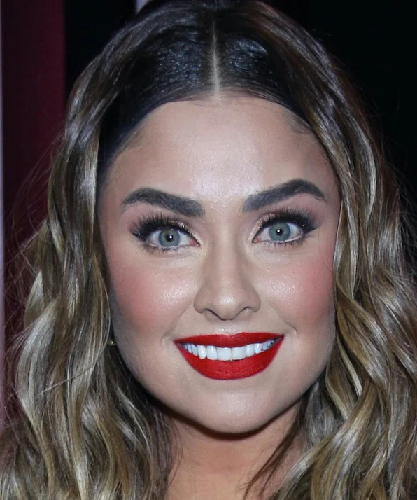 Клаудия Мартин фото