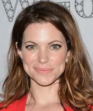 Кортни Хенгелер фото