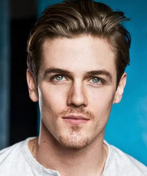 Крэйг Арнольд фото