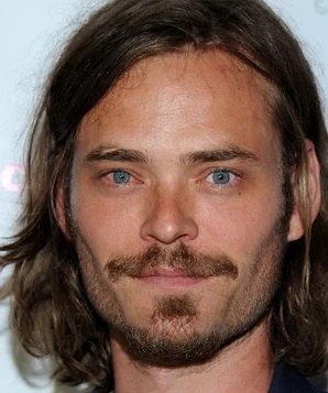 Кристофер Бакус фото