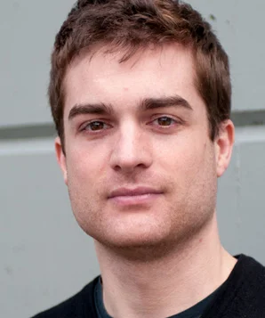 Л. Гэбриел Гонда фото