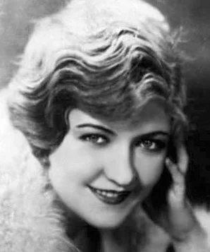 Лаура Ла Планте фото