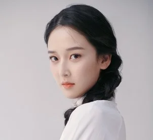 Байянь Ли фото