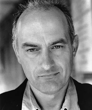 Луис Хилиер фото