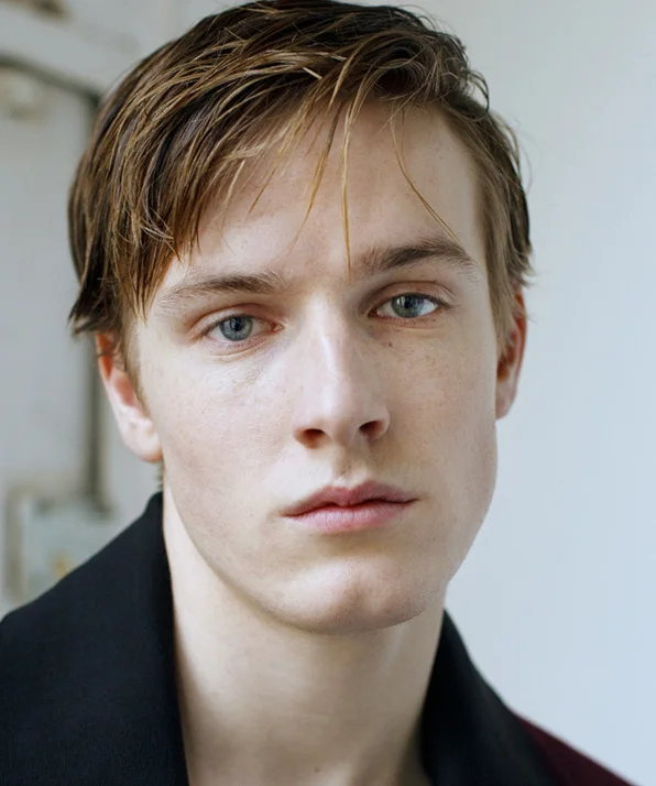 Луис Хофманн фото