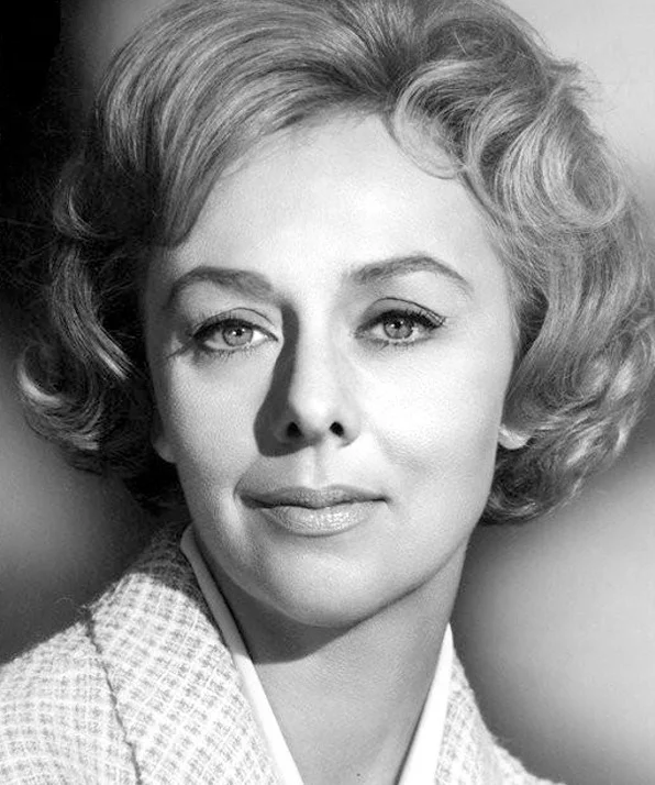 Луиз Лэтэм фото