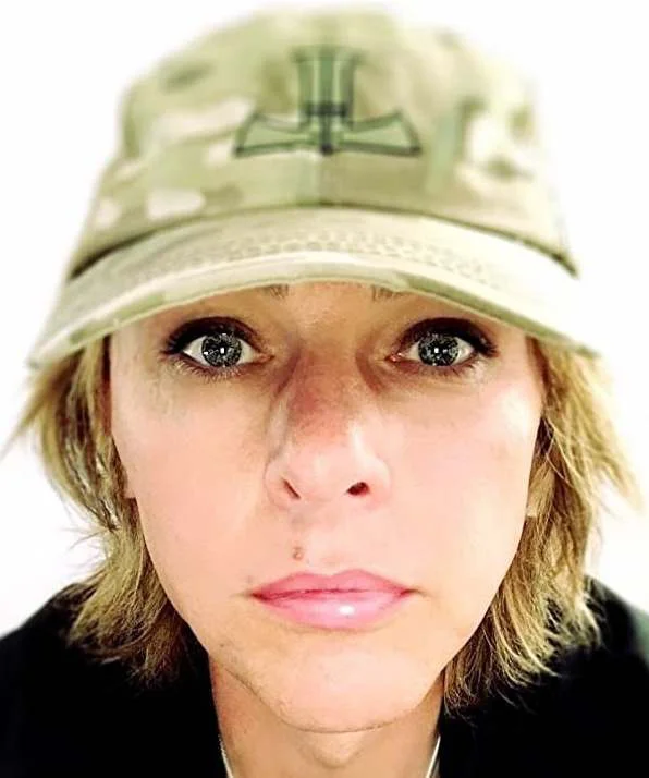 М. Дж. Бассетт фото