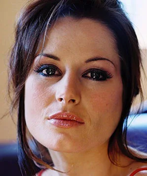 Мадлен Уэст фото