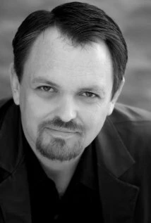 Майкл Д’Иса-Хоган фото