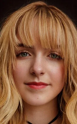 Маккенна Грей фото