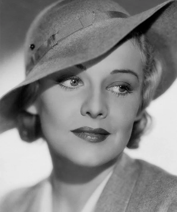 Мэдлен Кэррол фото