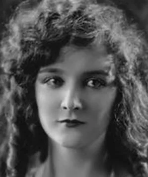 Мэри Филбин фото