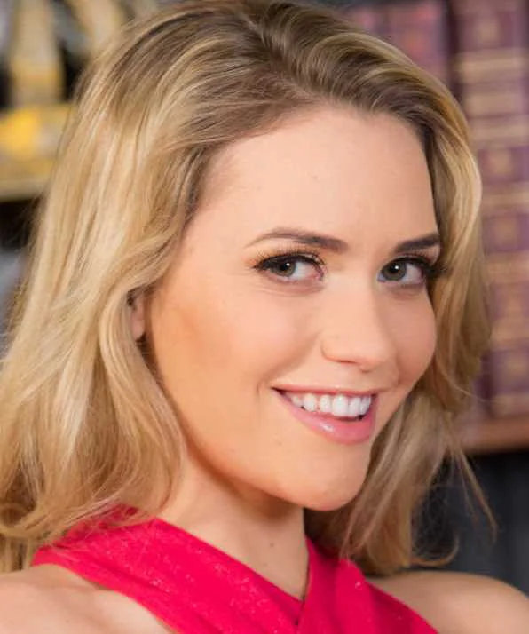 Миа Малкова фото