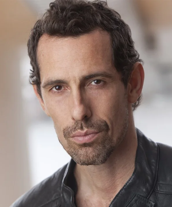 Микал Бейтс фото