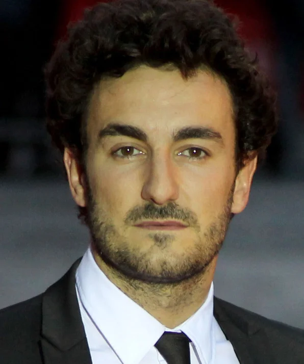 Эспарбе Мики фото