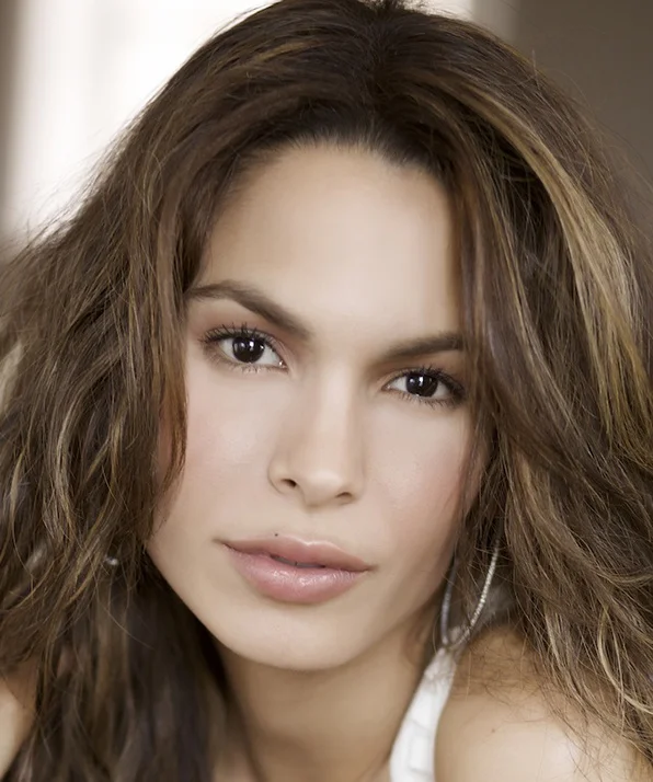 Надин Веласкес фото