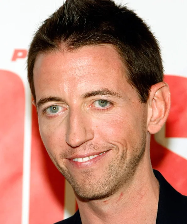 Нил Бреннан фото