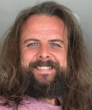 Оливер Коулз фото