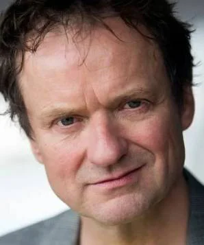 Оливер Тернер фото