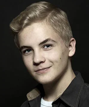 Оскар Шандвен Лундеволд фото