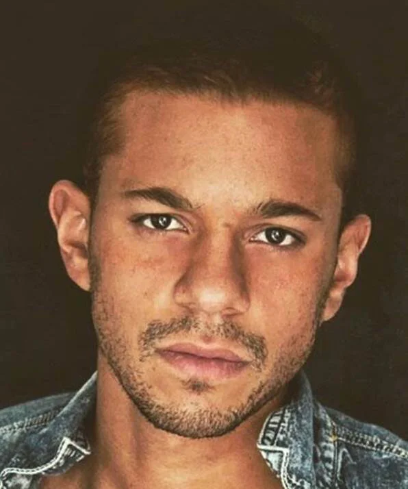 Пьерре Лоуйс фото