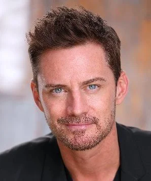 Р. Брэндон Джонсон фото