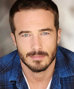 Райан Карнес фото