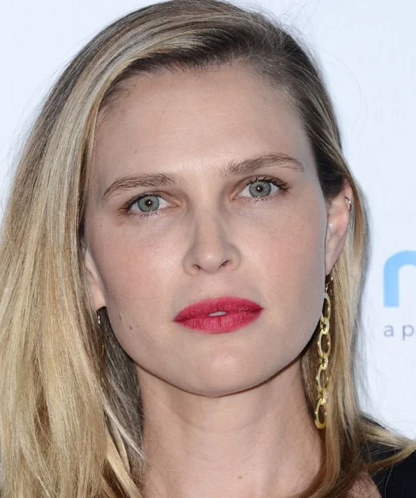 Сара Фостер фото