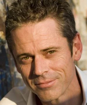 Си Томас Хауэлл фото