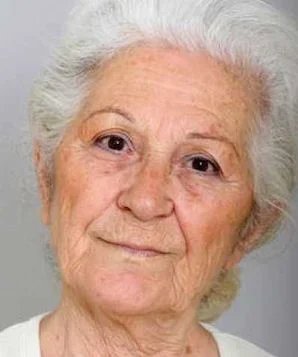 Суна Санджактар фото