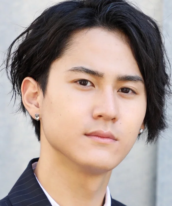 Сюнсукэ Такэути фото