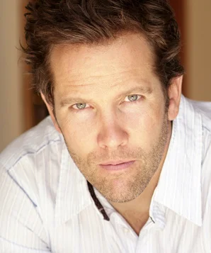 Том МакКомас фото