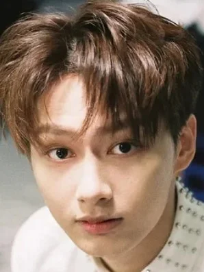 Цзюньхуэй Вэнь фото