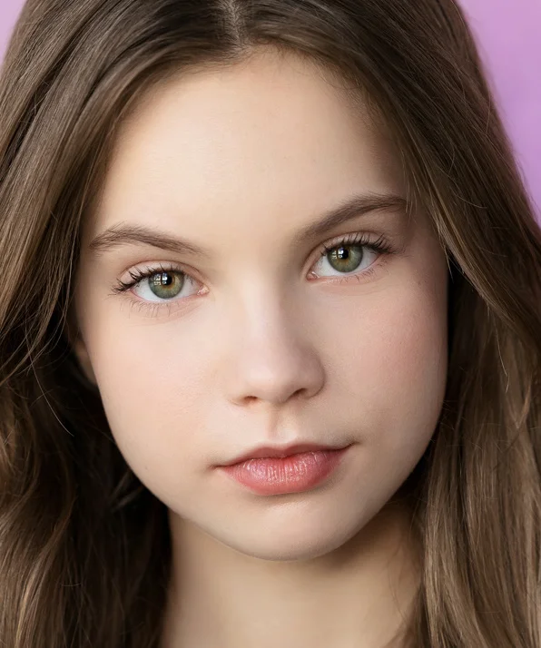 Виолет Хикс фото